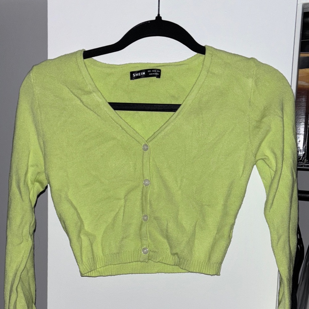 SHEIN Cropped Sweater